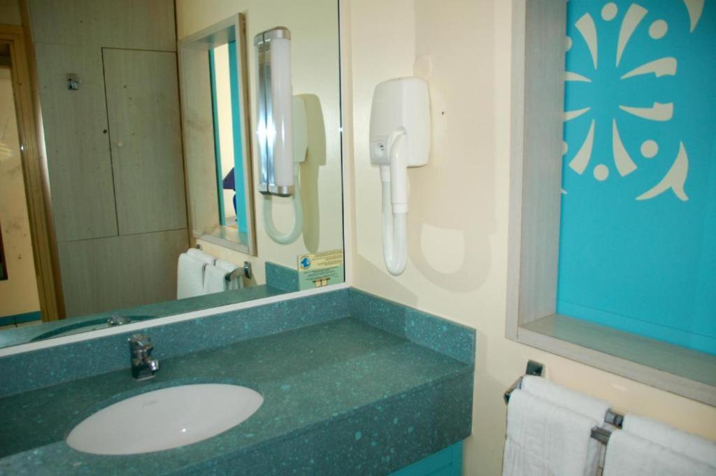 Residence Hoteliere Le Carayou レ・トロワ・イレ エクステリア 写真
